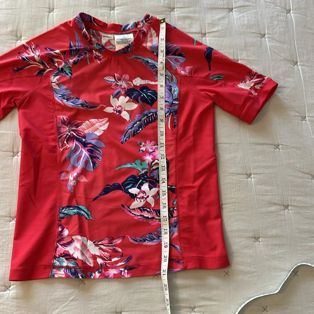 💕 2 for $15 - Old Navy Red and Purple Floral Rash Guard
